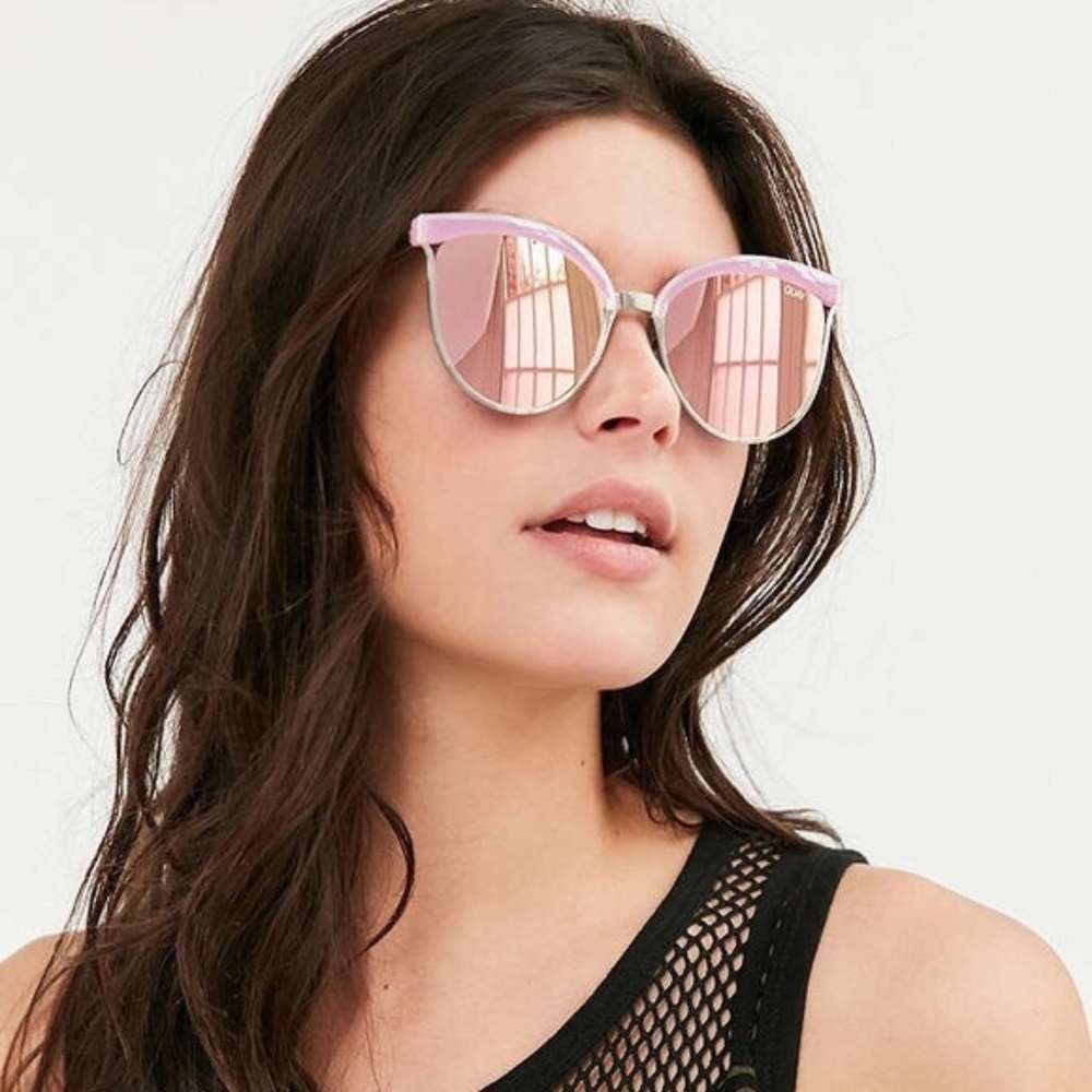 QUAY AUSTRALIA Pink "STAR DUST" Cat Eye Sunnies